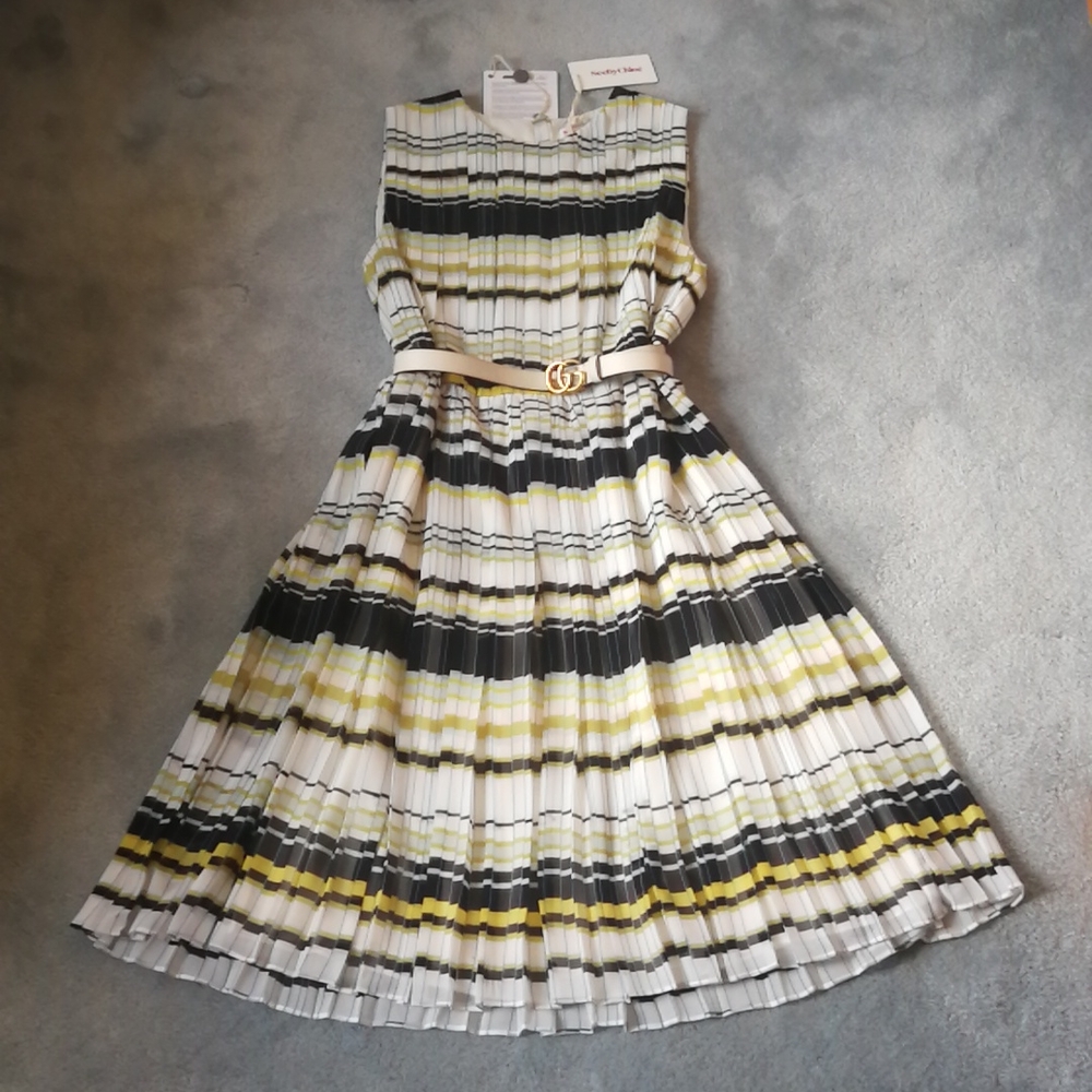 🍀 CHLOE Pleated Dress - New with Tags